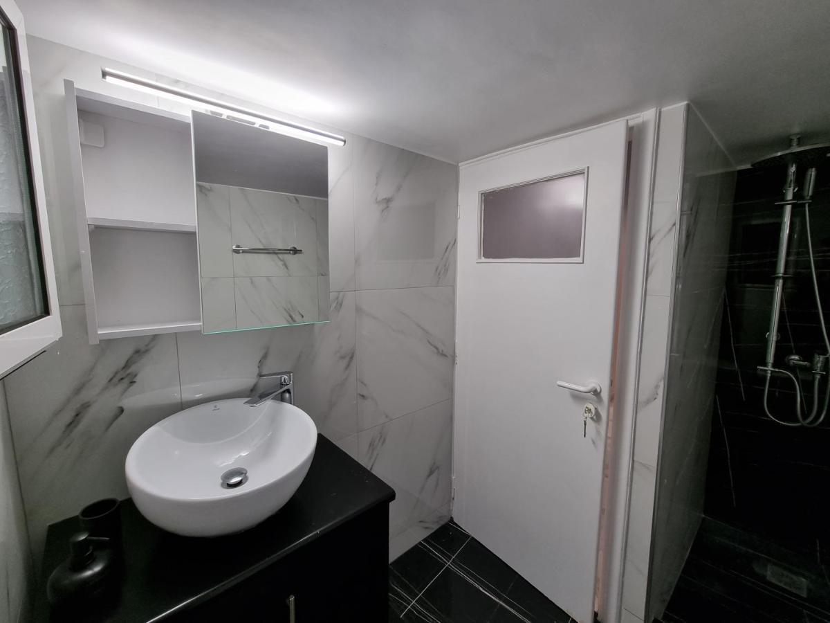 Arman Group Arya Apartment Атина Екстериор снимка